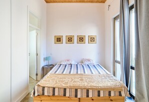 2 chambres, fer et planche à repasser, Wi-Fi, literie fournie