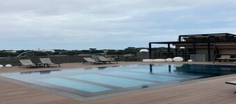 The Diamond In City Luxury Studio With Pool View By ZENORA Living