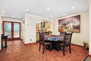 Dining - Villa del Pacifico - Luxury Oceanfront Solana Beach Vacation Rental (Solana Beach)