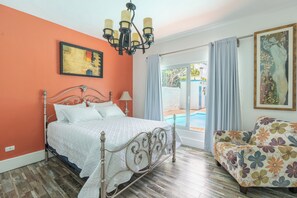 5 bedrooms, iron/ironing board, WiFi, bed sheets