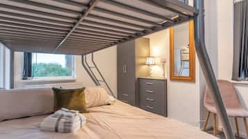 3 bedrooms, free WiFi, bed sheets
