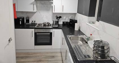 Impeccable 5-bed House in Orpington