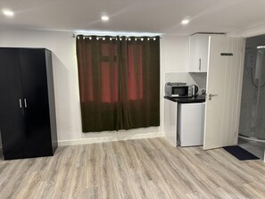 House | Private kitchen | Fridge, microwave, oven, stovetop