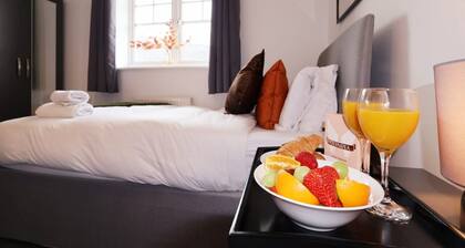 NEC | BHX | HS2 | 4 Bedroom House | 3 Bathrooms | Free Parking | Pet Friendly
