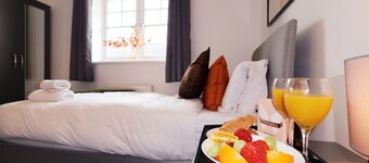 NEC | BHX | HS2 | 4 Bedroom House | 3 Bathrooms | Free Parking | Pet Friendly