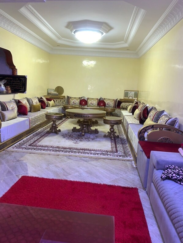 Interior - Spacious 5-bedroom house with fitness room in Fkih ben salah (FQUIH BEN SALAH)