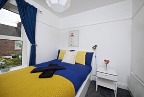 6 habitaciones, tabla de planchar con plancha y acceso a internet 