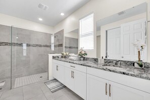 Villa, 6 Schlafzimmer | Badezimmer