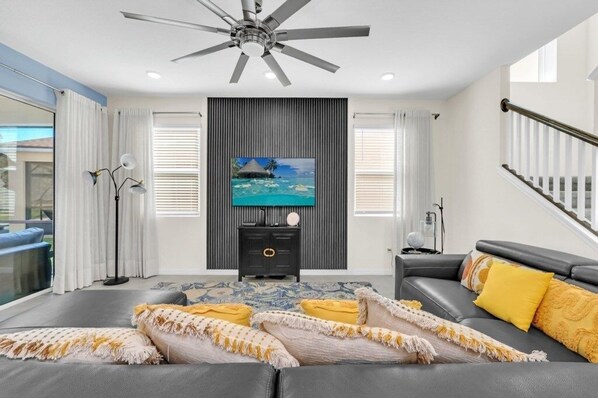 Villa, 6 chambres | Coin séjour