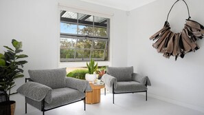 Interior - Kabina 98 – coastal beach cottage (Callala Beach)