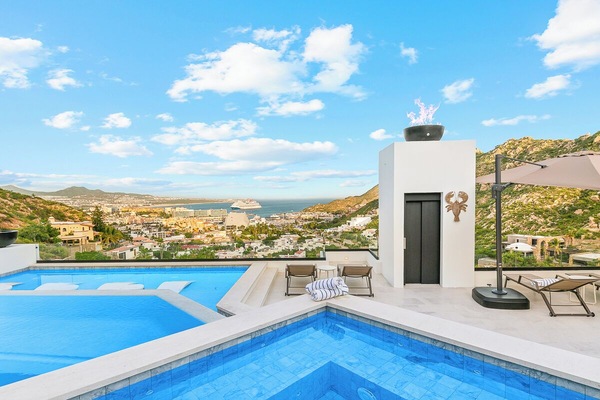 Piscina all'aperto, una piscina riscaldata