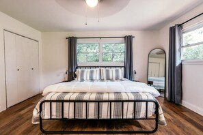 2 bedrooms, desk, WiFi, bed sheets - Rider's Roost near Back 40 Trails, Bella Vista (Bella Vista)