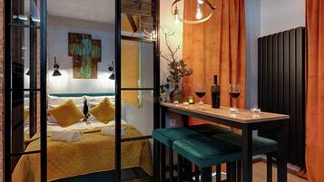 Apartament de disseny | 1 dormitori, roba de llit hipoal·lergògena i decoració individual