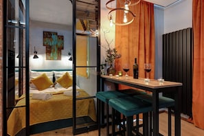 1 bedroom, hypo-allergenic bedding, individually decorated - Doki Living & Foodhall by Downtown Apartments (Gdansk)