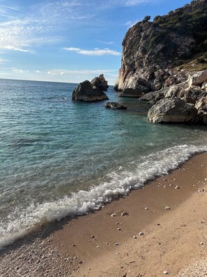 Beach - Authentic cliff villa, with pool, private staircase to hidden beach -Budva (Krstac)