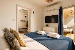 2 bedrooms, desk, iron/ironing board, WiFi