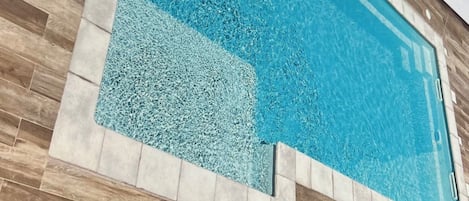 Piscina all'aperto, una piscina riscaldata