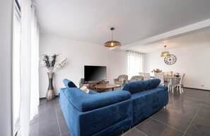 Smart-TV, bøker og PC-skjermer