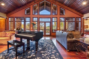 Interior - Rock Canyon Resort Trio + 2 Free Tickets (Branson)