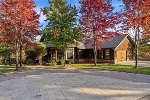 Property grounds - The Lodge at Rock Canyon + 2 Free Tickets (Branson)