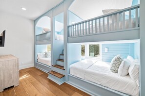 6 bedrooms, iron/ironing board, travel crib, free WiFi