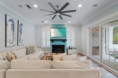 New Listing Specials! Coconut Cove - Private Pool, 6 Seater Golf Cart, Bikes