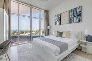 Individually decorated, individually furnished, desk, iron/ironing board - Globalstay Luxury Azizi Mina Beachfront  (Dubai)