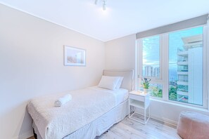 Unclassified image, 4 of 14, button