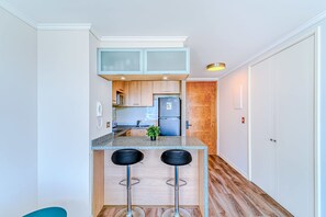 Unclassified image, 5 of 8, button