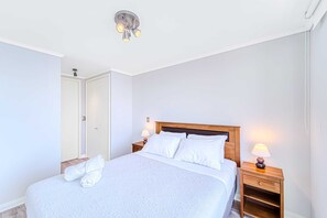 Unclassified image, 4 of 8, button