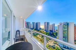 Unclassified image, 2 of 8, button