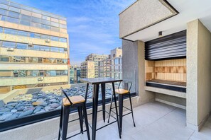 Unclassified image, 4 of 15, button