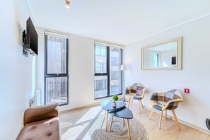 Unclassified image, 3 of 15, button