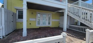 Exterior detail - Discover the charm of Waterside at Coquina Key, Your Island Paradise Awaits (St. Petersburg)