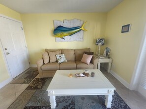 Téléviseur connecté, livres, sélection de musique, sélection de films