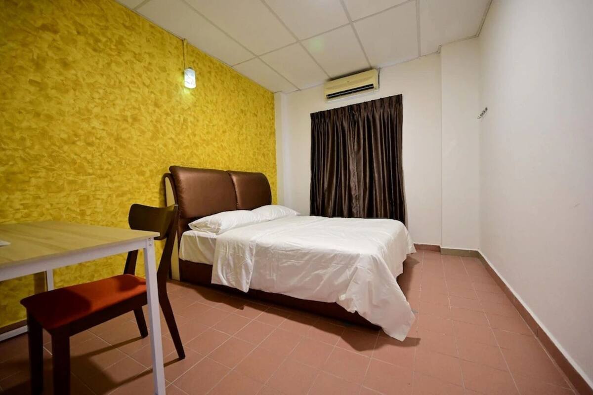 Chambre économique double, salle de bains commune | Accès au Wi-Fi (inclus)