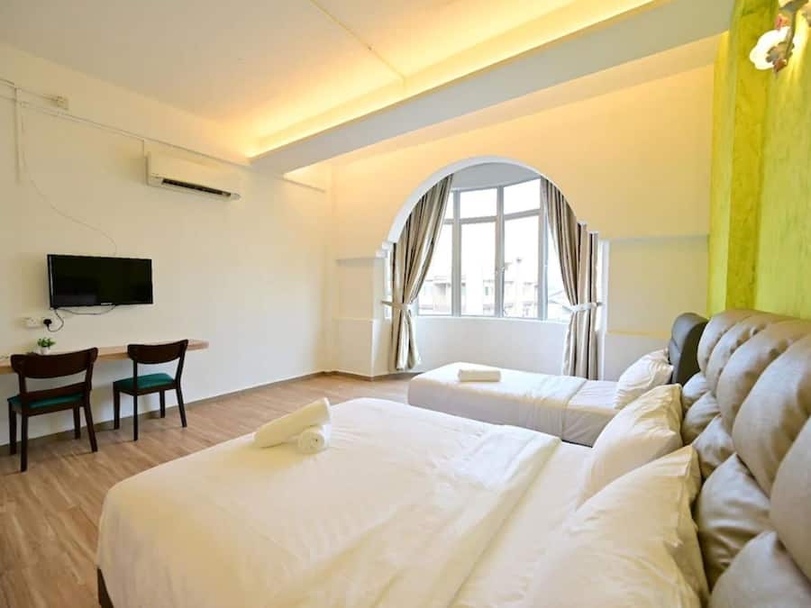 Deluxe Triple Room | Desk, free WiFi
