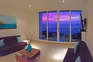 Apartment | Living area | Flat-screen TV