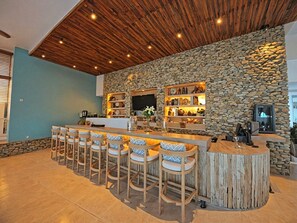 Bar (in der Unterkunft)