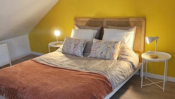 1 bedroom, iron/ironing board, WiFi, bed sheets