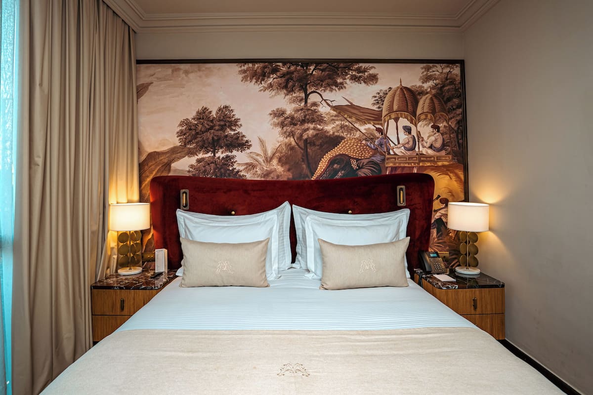 Deluxe Room | 1 bedroom, Frette Italian sheets, premium bedding, in-room safe