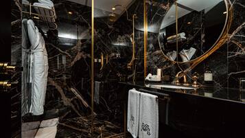 Chambre Prestige | Bathroom | Shower, designer toiletries, hair dryer, bathrobes