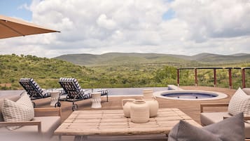 Royal Villa, 3 Bedrooms (Residence) | In-room safe, individually decorated, individually furnished, free WiFi
