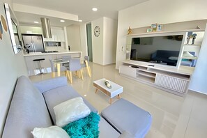 Basic Apartment | Living area