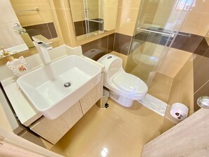 Apartment | Bathroom | Shower