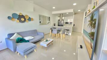 Lägenhet | Vardagsrum | Platt-tv