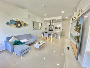 Apartment | Living area | Flat-screen TV - Apartamentos Samaria Club - by SOHO (Santa Marta)