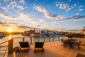 Outdoor dining - 20% Off August! On The Water!  Private Hot Tub (Oxnard)
