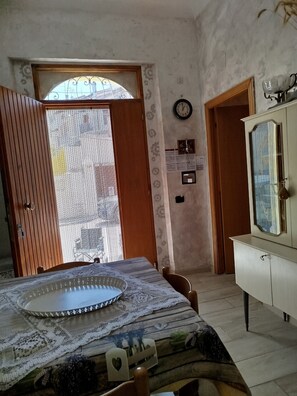 تناول الطعام