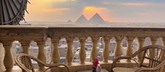 Pyramidsview area and free walk